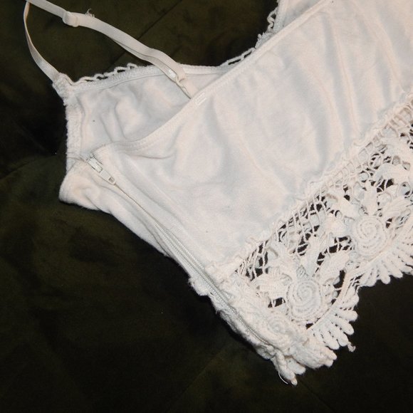 White Crochet Crop Top - Picture 4 of 4